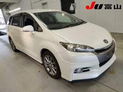 Toyota WISH  с аукциона в Японии