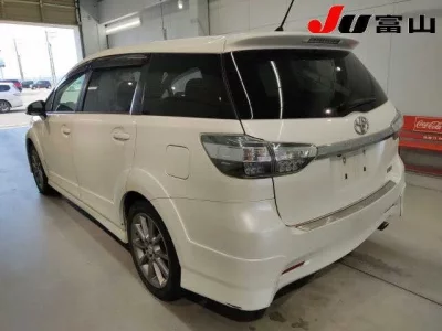 Toyota WISH  с аукциона в Японии