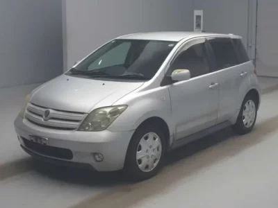 Toyota IST  с аукциона в Японии
