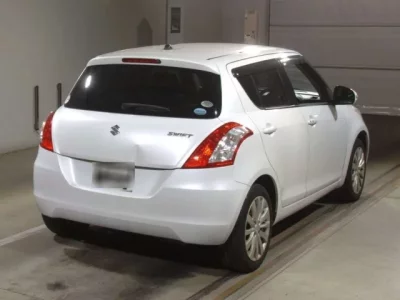 Suzuki SWIFT  с аукциона в Японии