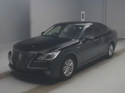 Toyota CROWN  с аукциона в Японии