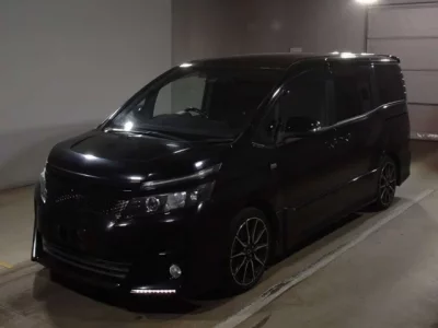Toyota VOXY  с аукциона в Японии