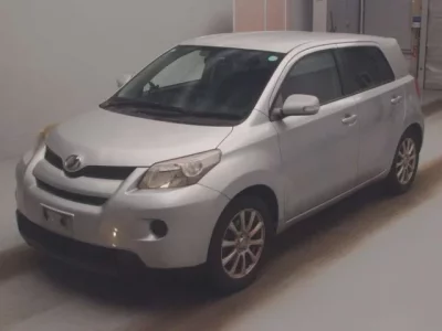 Toyota IST  с аукциона в Японии