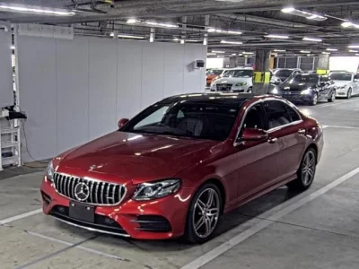 Mercedes-Benz E CLASS  с аукциона в Японии