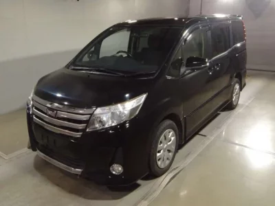 Toyota NOAH  с аукциона в Японии