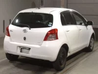 Toyota VITZ лот № 4071 оценка RA  с аукциона в Японии 1