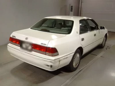 Toyota CROWN  с аукциона в Японии