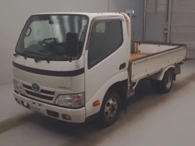 Toyota DYNA  с аукциона в Японии