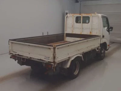 Toyota DYNA  с аукциона в Японии