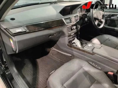 Mercedes-Benz E CLASS  с аукциона в Японии