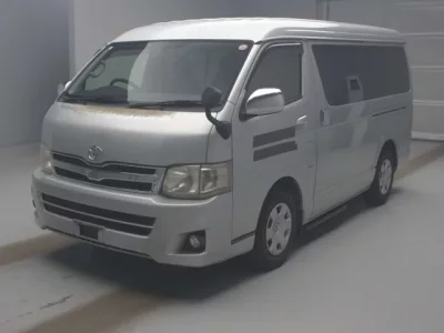 Toyota HIACE  с аукциона в Японии