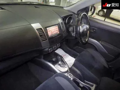 Mitsubishi OUTLANDER  с аукциона в Японии