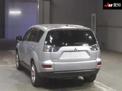 Mitsubishi OUTLANDER  с аукциона в Японии