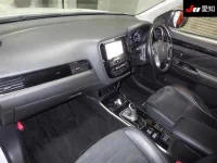 Mitsubishi OUTLANDER PHEV лот № 71189 оценка 4  с аукциона в Японии 2