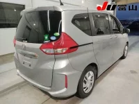 Honda FREED лот № 5030 оценка R  с аукциона в Японии 4