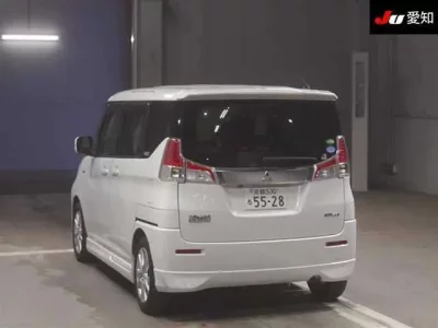 Mitsubishi DELICA D2