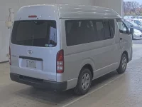 Toyota HIACE VAN лот № 1767 оценка RA  с аукциона в Японии 1