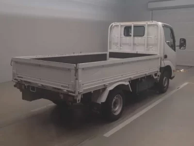 Toyota DYNA  с аукциона в Японии