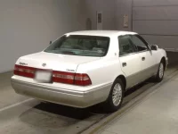 Toyota CROWN лот № 4111 оценка R  с аукциона в Японии 1