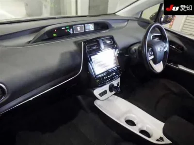 Toyota PRIUS  с аукциона в Японии