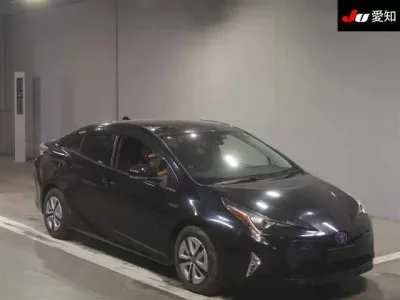 Toyota PRIUS  с аукциона в Японии