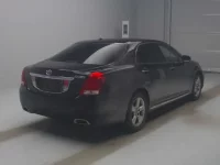 Toyota CROWN лот № 24098 оценка 3  с аукциона в Японии 1