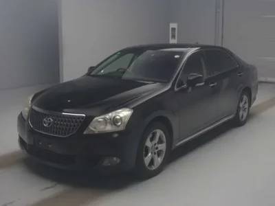 Toyota CROWN  с аукциона в Японии