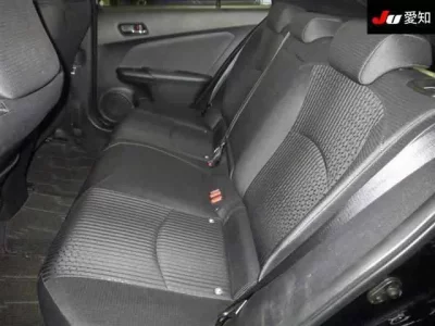 Toyota PRIUS  с аукциона в Японии