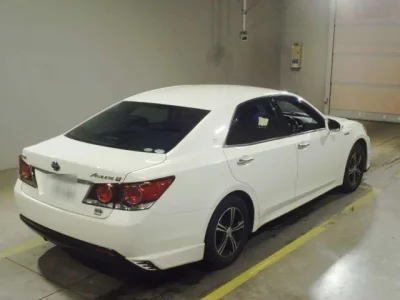 Toyota CROWN  с аукциона в Японии