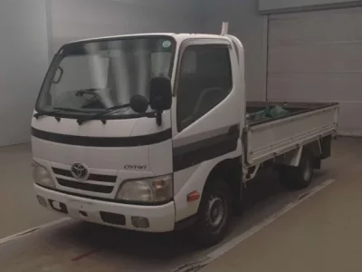 Toyota DYNA  с аукциона в Японии
