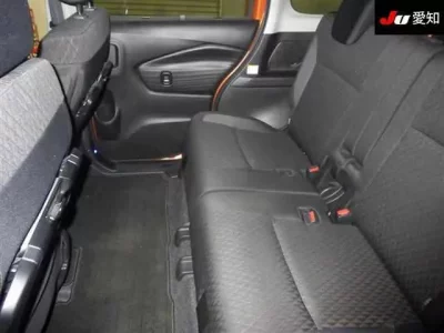 Mitsubishi DELICA D2  с аукциона в Японии