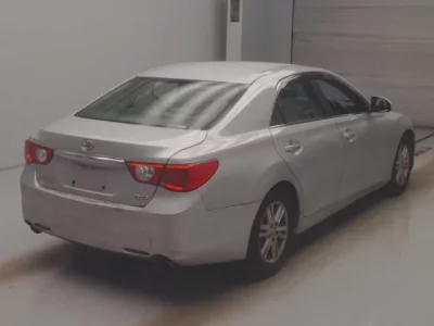 Toyota MARK X  с аукциона в Японии