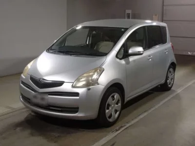 Toyota RACTIS  с аукциона в Японии