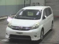 Toyota ISIS лот № 2067 оценка R  с аукциона в Японии 2