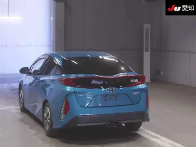 Toyota PRIUS PHV  с аукциона в Японии