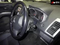 Mitsubishi OUTLANDER лот № 71236 оценка 3.5  с аукциона в Японии 4