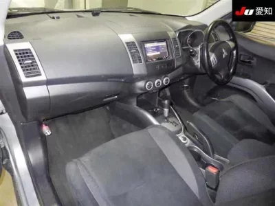 Mitsubishi OUTLANDER  с аукциона в Японии