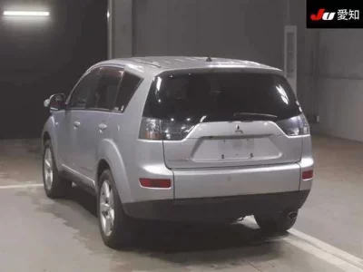 Mitsubishi OUTLANDER  с аукциона в Японии