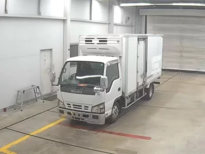 Isuzu ELF  с аукциона в Японии