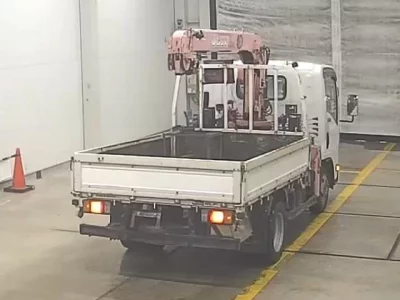 Isuzu ELF  с аукциона в Японии