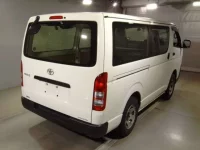 Toyota HIACE VAN лот № 62046 оценка 4  с аукциона в Японии 1