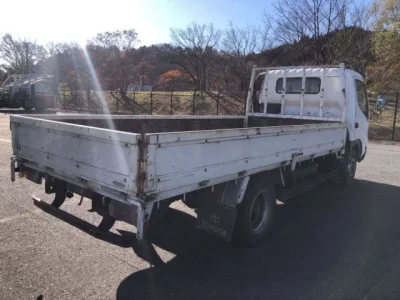 Toyota DYNA  с аукциона в Японии