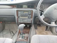 Toyota CROWN лот № 2089 оценка 3.5  с аукциона в Японии 4