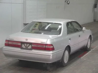 Toyota CROWN  с аукциона в Японии