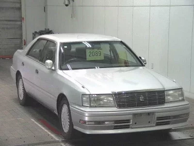 Toyota CROWN  с аукциона в Японии