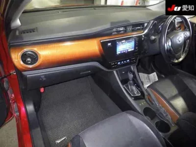 Toyota AURIS  с аукциона в Японии