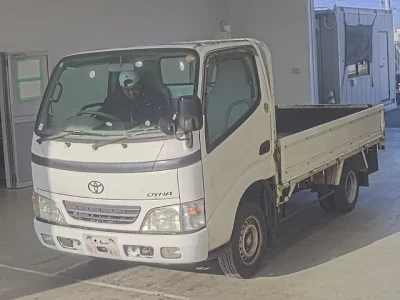 Toyota DYNA  с аукциона в Японии