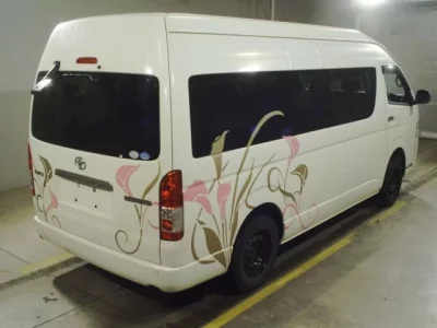 Toyota HIACE  с аукциона в Японии