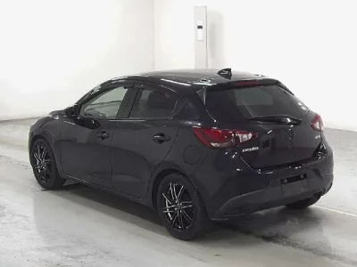 Mazda DEMIO  с аукциона в Японии