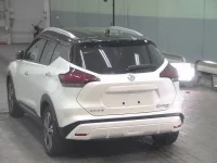 Nissan KICKS лот № 2111 оценка 4.5  с аукциона в Японии 1
